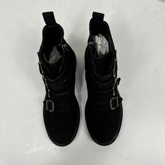 Aerosoles NWOB Arezzo Faux Suede Bootie 7M Black Buckles Lug Low Block  Heel - Picture 8 of 14